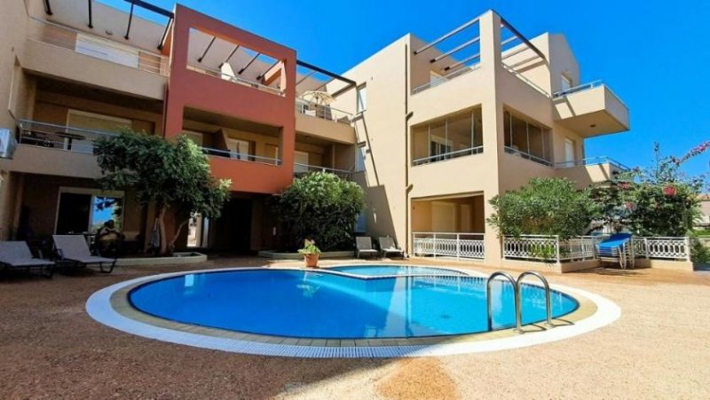 Maleme MIT VIDEO: Kreta, Maleme: Erdgeschoss-Apartment mit 2 Schlafzimmern, Garten und Gemeinschaftspool, nur wenige Schritte vom